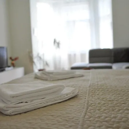 Apartment In The Heart Of *